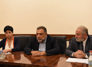 «Մինչև Արցախի հարցը չլուծվի, ես ոչ մի տեղ չեմ գնա»․ Ռուբեն Վարդանյանն այցելել է ԱՀ ԱԺ