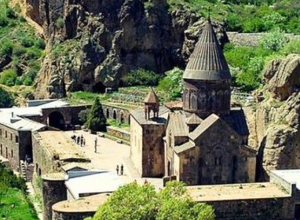 Օծվել է Գեղարդավանքի Սուրբ Կաթողիկե եկեղեցու գմբեթի խաչը