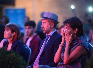 Աննա Հակոբյանը մասնակցում է Կասկադում ընթացող «Կողք կողքի» միջազգային ներառական երաժշտական արտ-փառատոնին