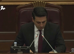 В 11 часов Никол Пашинян прибудет в НС