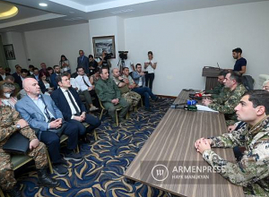 Некоторые азербайджанские группы, проникшие на территорию РА, находятся в окружении подразделений ВС РА: начальник ГШ