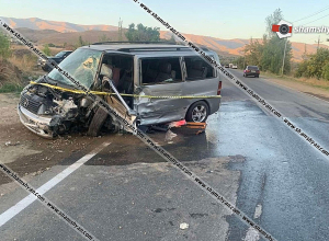 Խոշոր ավտովթար՝ Լոռու մարզում. բախվել են Mercedes Vito-ն ու Kia Sorento-ն. կա 6 վիրավոր