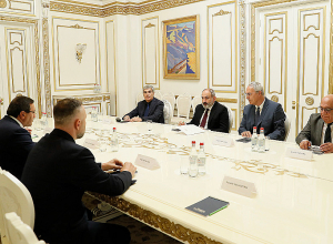 Նիկոլ Փաշինյանը հանդիպել է արտախորհրդարանական քաղաքական ուժերին