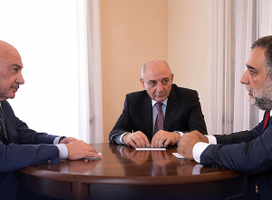 Ռուբեն Վարդանյանը հանդիպել է Արցախի նախկին նախագահներ Արկադի Ղուկասյանի և Բակո Սահակյանի հետ