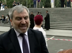 Я сказал Пашиняну в лицо, что он отличается от Кочаряна и Саргсяна только в одном: Норикян