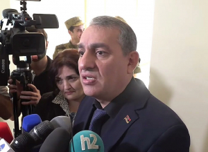 Не излагай так долго, я не читал публикацию в «Айкакан жаманак»: Хачатрян