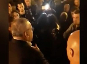 «Բա դուք ինչի՞ եք պատրաստ․ թուրքի տիրապետության տակ մտնելո՞ւ»․ ցուցարարը՝ Արցախի  ԱԺ նախագահին