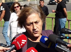 Азербайджан не пустил войти внутрь, стал стрелять, и они вернулись: родственница без вести пропавшего