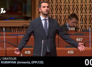 Как говорить о мире, когда тебя убивают, вторгаются на твою территорию: Рубен Рубинян