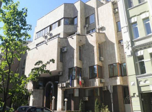 Ուկրաինայում Ֆրանսիայի դեսպանությունը մնում է Կիևում քաղաքին հասցված հարվածներից հետո