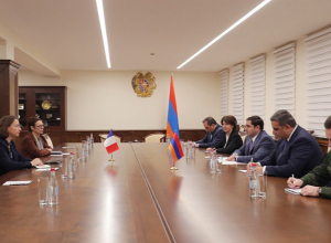 Ադրբեջանական զինուժը պետք է դուրս բերվի Հայաստանի ինքնիշխան տարածքից․ ֆրանսիացի պաշտոնյան՝ Պապիկյանի հետ հանդիպմանը