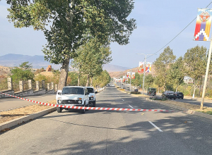 Ստեփանակերտում քաղաքացին նռնակ է նետել ոստիկանների ուղղությամբ․ 1 ոստիկան բեկորային վնասվածքներ է ստացել