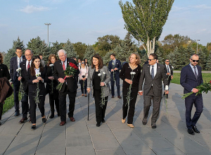 ԱՄՆ կոնգրեսականներն այսօր այցելել են Ծիծեռնակաբերդ