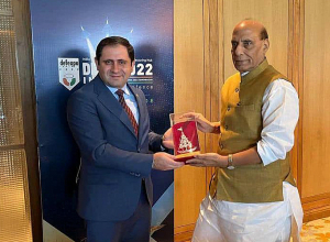 Сурен Папикян встретился с министром обороны Индии