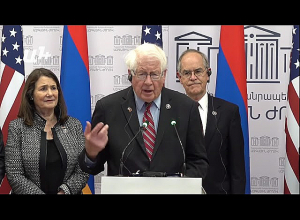 В США мы видим угрозы - мы должны быть едины: Дэвид Прайс