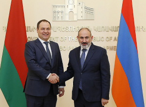 Никол Пашинян принял прибывшего в Армению премьер-министра Беларуси Романа Головченко