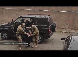 Нелегальное огнестрельное оружие в особняке: 3 человека арестованы