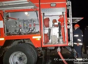 «Mercedes-Benz»-ը բախվել է էլեկտրական սյանը, այնուհետև ծառին և բռնկվել․ կա երեք զոհ և մեկ տուժած․ լրացված