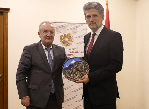 Ваграм Думанян принял депутата парламента Турции Гаро Пайлана