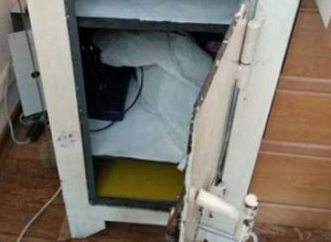 Երևանում թալանել են «Ամիկուս» առևտրի կենտրոնը. գողացել են չհրկիզվող պահարանը, որում եղել է մի քանի միլիոն դրամ