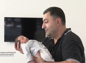 Постоянно хочешь целовать: в семье, потерявшей сына в 44-дневной войне, проснулась надежда