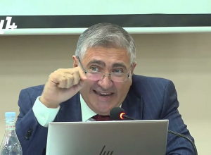 Расскажу о том, какие документы были на столе в течение всего переговорного процесса: Артур Хачатрян