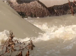 Գերեզմանատան տարածքով անցնող կոյուղին վնասվել ու ծածկել է գերեզմանատեղեր