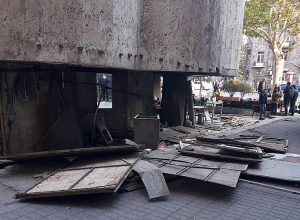 Մաշտոցի պողոտայի 7ա շենքը ևս «ազատագրվեց» ինքնակամ շինություններից