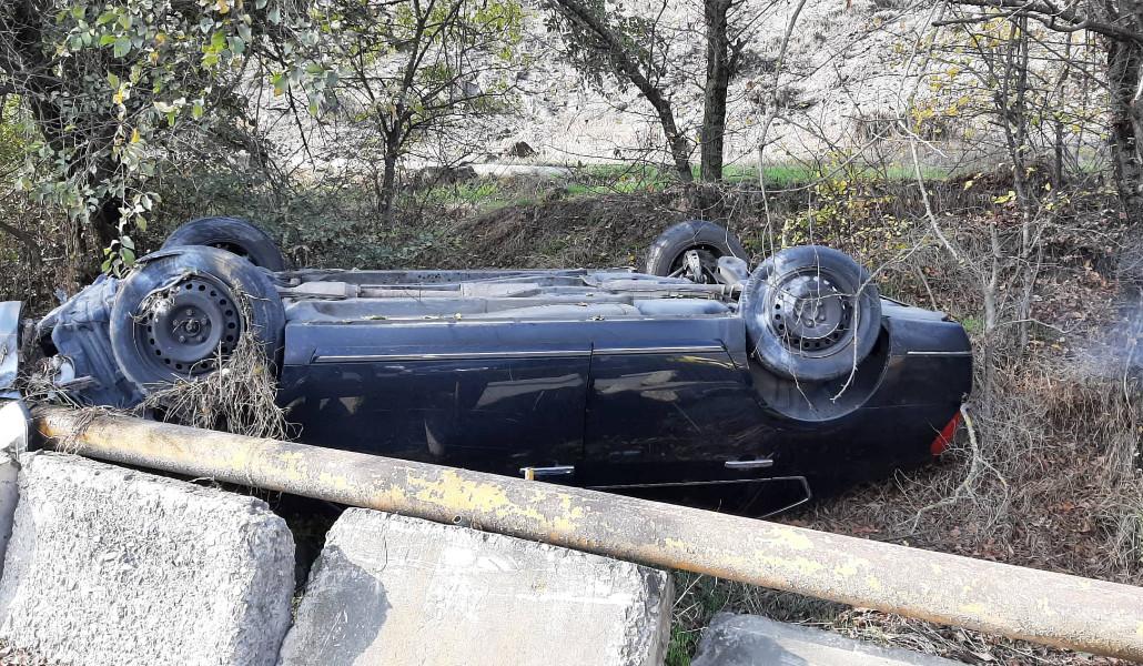 գլխիվայր շրջված մեքենա