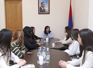 Թագուհի Թովմասյանը խորհրդարանում հյուրընկալել է ԵՊՀ մագիստրանտներին