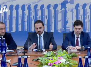 Ամանորյա լուսավորության աշխատանքների վերաբերյալ ասուլիս քաղաքապետարանում ՈՒՂԻՂ