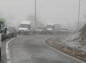 Ստեփանակերտ-Գորիս մայրուղում կիլոմետրանոց խցանումներ են․ լուսանկարներ