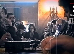 Օրացույց․ 3-ը դեկտեմբերի․ լրատվամիջոցները հայտարարում են մեկօրյա գործադուլ՝ պահանջելով հանդիպել Քոչարյանի հետ