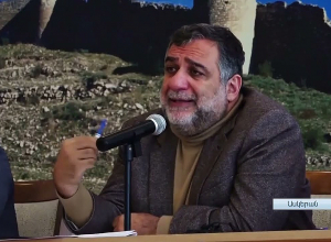 Какая-то бумага ничего не изменит, у нас есть соседнее государство, которое не хочет, чтобы мы жили здесь: Варданян