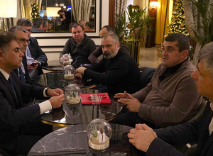 Президент Арцаха встретился в Париже с представителями Центрального комитета АРФД Франции