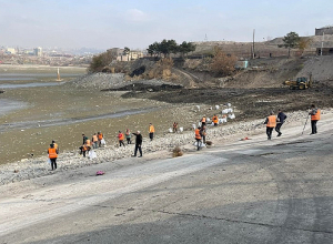 Տիղմ ու կենցաղային աղբ. Երևանյան լճի մաքրման աշխատանքները շարունակվում են