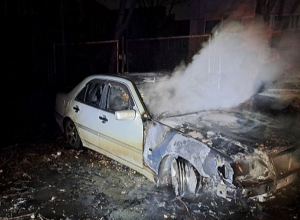 Երեւանում այրվել է «Mercedes-Benz» մակնիշի ավտոմեքենա