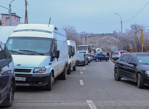 Единственный путь, связывающий Арцах с Арменией, продолжает оставаться закрытым уже на протяжении 9 часов