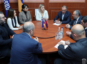 ԱԺ «Հայաստան» խմբակցությունում հյուրընկալել են Դավիթ Բաբայանին