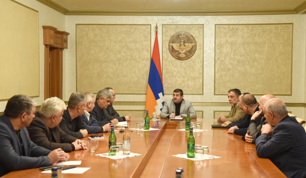 thumbnail_161222AshxYndKhorhrdakcutyun