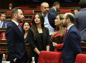Խորհրդարանը շարունակում է իր աշխատանքը. Ուղիղ