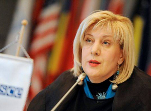 Լաչինի միջանցքով տեղաշարժը պետք է շուտափույթ կերպով վերականգնվի. ԵԽ Մարդու իրավունքների հանձնակատար