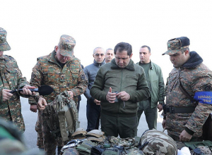 Պապիկյանը այցելել է ՊՆ ուսումնական կենտրոն