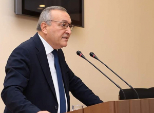 Արթուր Թովմասյանը կոչ է արել դեռևս հավաքին մասնակցելու որոշում չկայացրած արցախցիներին