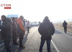 Ավտոերթը մոտենում է անցակետին. Լաչինի միջանցքը փակ է արդեն 2 շաբաթ. ՈՒՂԻՂ