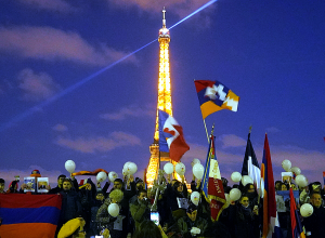 Փարիզում մի խումբ հայեր ակցիա են իրականացրել՝ ի պաշտպանություն Արցախի