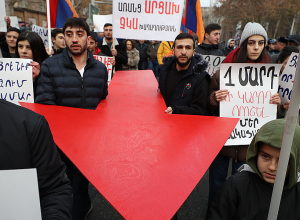 Երթ դեպի կառավարություն. Ուղիղ