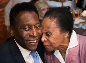 Պելեի 100-ամյա մայրը տեղյակ չէ որդու մահվան մասին