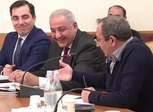 Путём обследований необходимо выяснить, страдают ли эти люди шизофренией: Арцвик Минасян