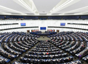 Եվրախորհրդարանը խստորեն դատապարտում է Ադրբեջանի կողմից Լաչինի միջանցքի շրջափակումը և պահանջում անհապաղ վերականգնել տեղաշարժի ազատությունը